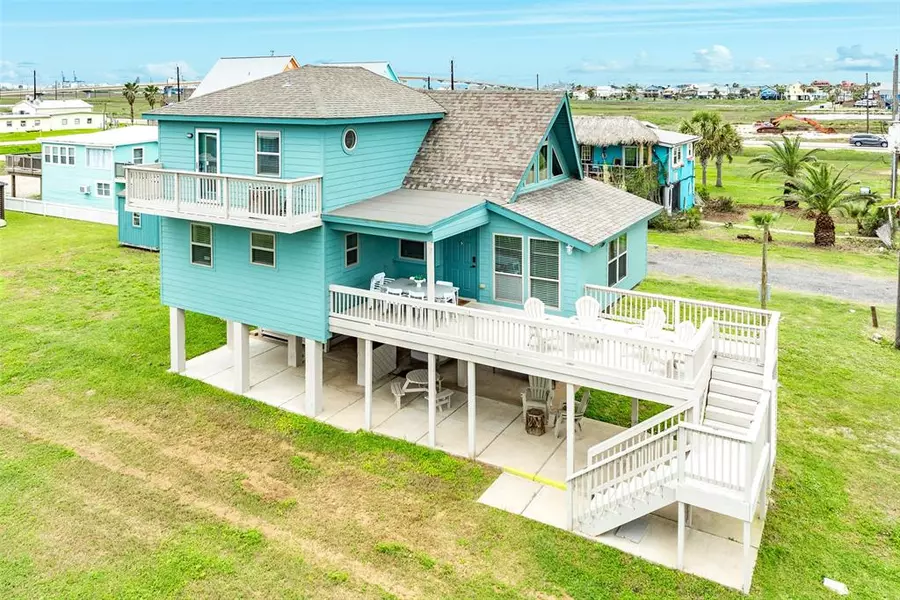 309 Driftwood CT, Surfside Beach, TX 77541