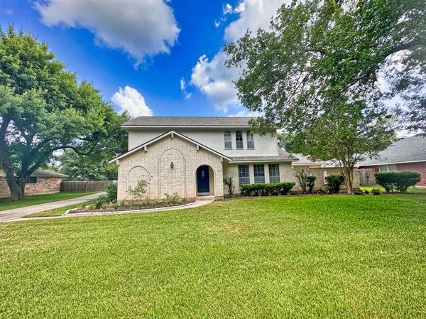 107 Aster Ln LN, Lake Jackson, TX 77566