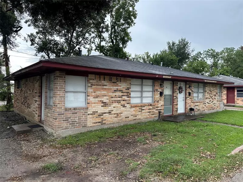 2922 Randolph RD #10, Pasadena, TX 77503