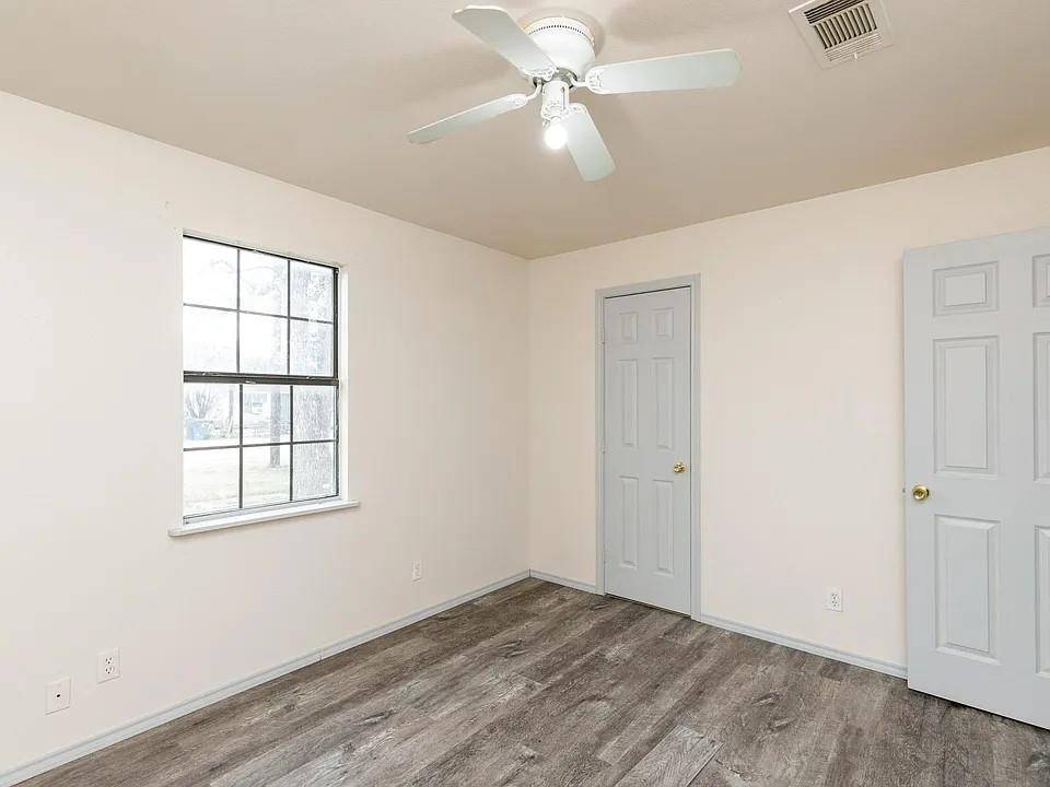 Mathis, TX 78368,408 S Live Oak ST