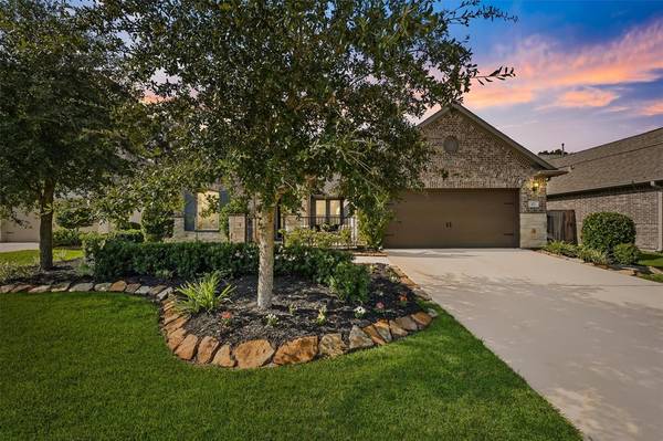 12 S Sandbells Park LN, Montgomery, TX 77316