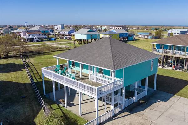 953 Surfside DR, Crystal Beach, TX 77650