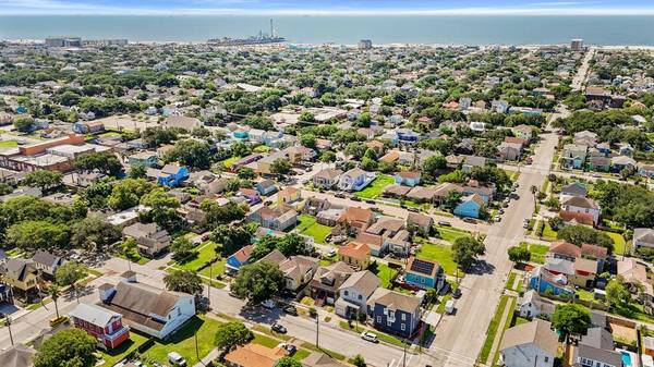 3223 Avenue M, Galveston, TX 77550