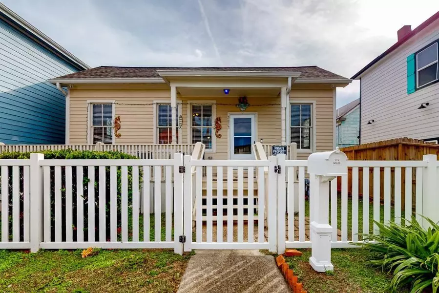 2823 Avenue Q, Galveston, TX 77550