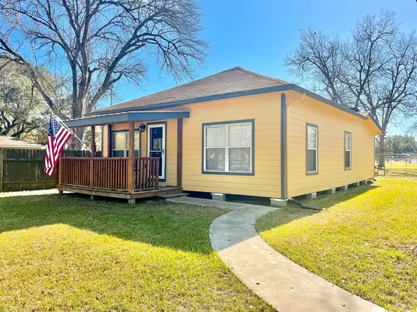 1511 W Dumble ST, Alvin, TX 77511