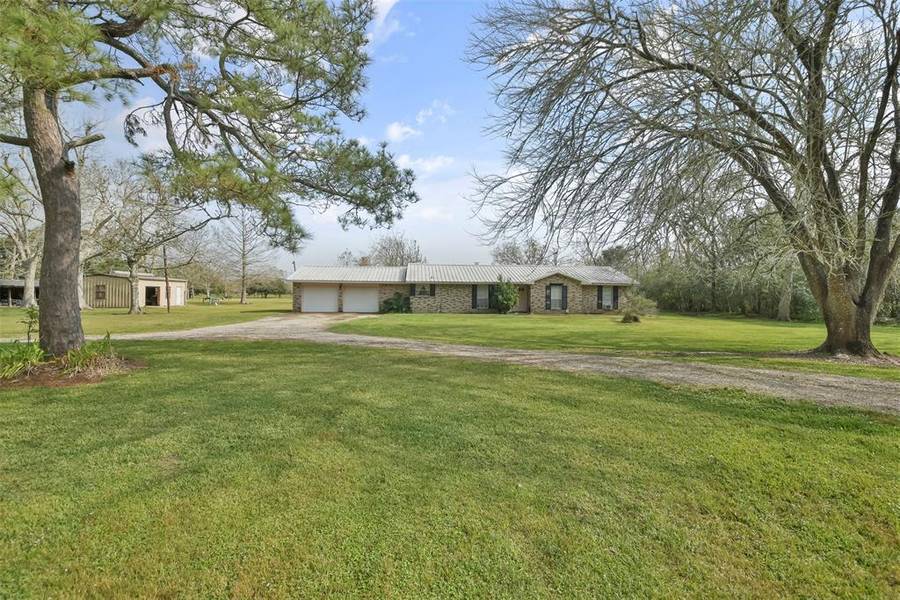 6715 Jay RD, Hitchcock, TX 77563