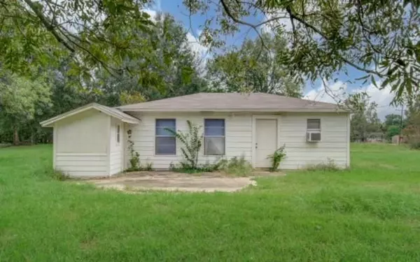 303 Donatto ST, Ames, TX 77575