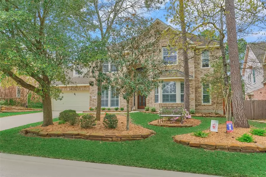 19 E Artist Grove CIR, The Woodlands, TX 77382