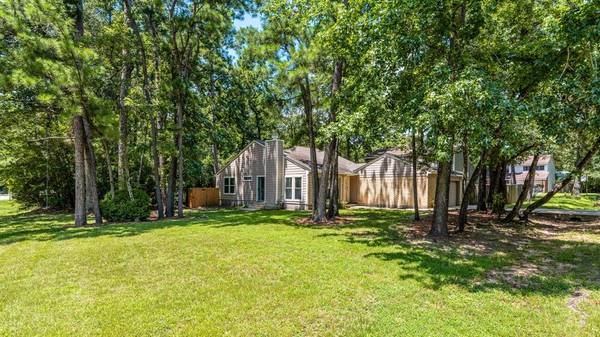 1 Yewleaf RD,  The Woodlands,  TX 77381