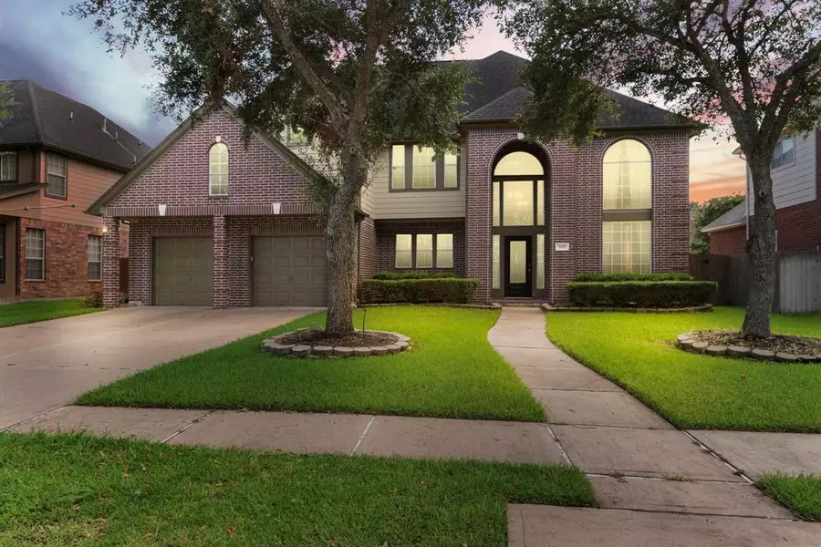 3915 Garnet FLS, Sugar Land, TX 77479