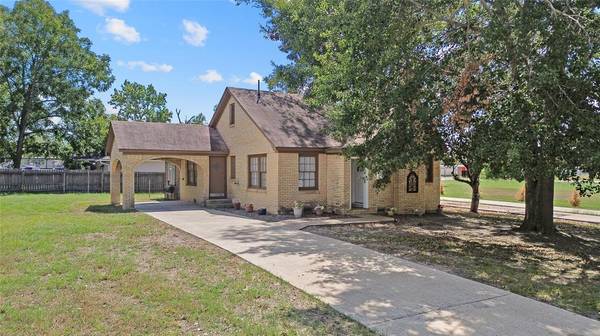 109 W South ST, Madisonville, TX 77864