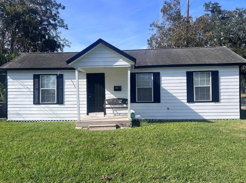 2102 N Galveston AVE, Pearland, TX 77581