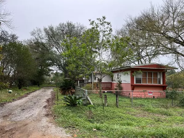 409 1st ST,  Willis,  TX 77378