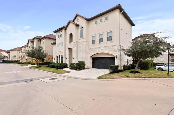 Sugar Land, TX 77478,913 Amelia ST