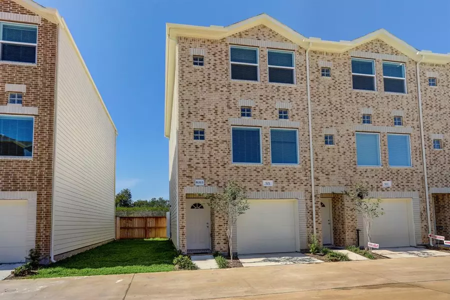 8705 Bryam #1602, Houston, TX 77061