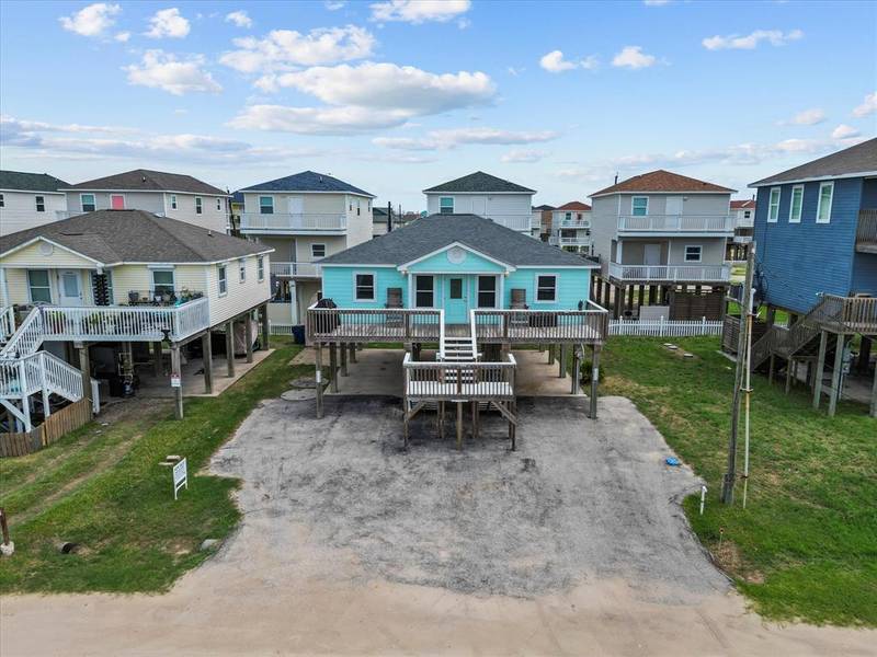 85 Santar LOOP, Surfside Beach, TX 77541