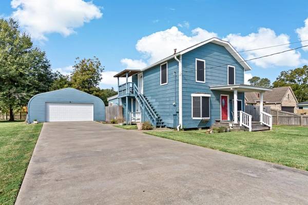 309 E 2nd ST #B, Port Neches, TX 77651