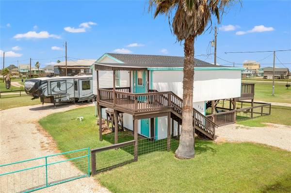 320 Texas ST, Surfside Beach, TX 77541