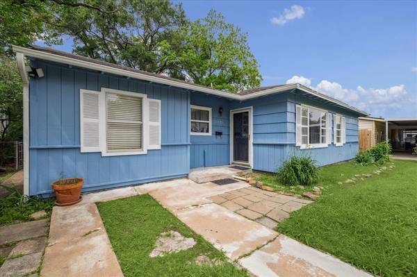 13335 Indianapolis ST, Houston, TX 77015