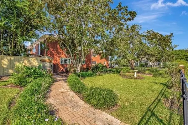 2601 Christopher SQ, Galveston, TX 77551