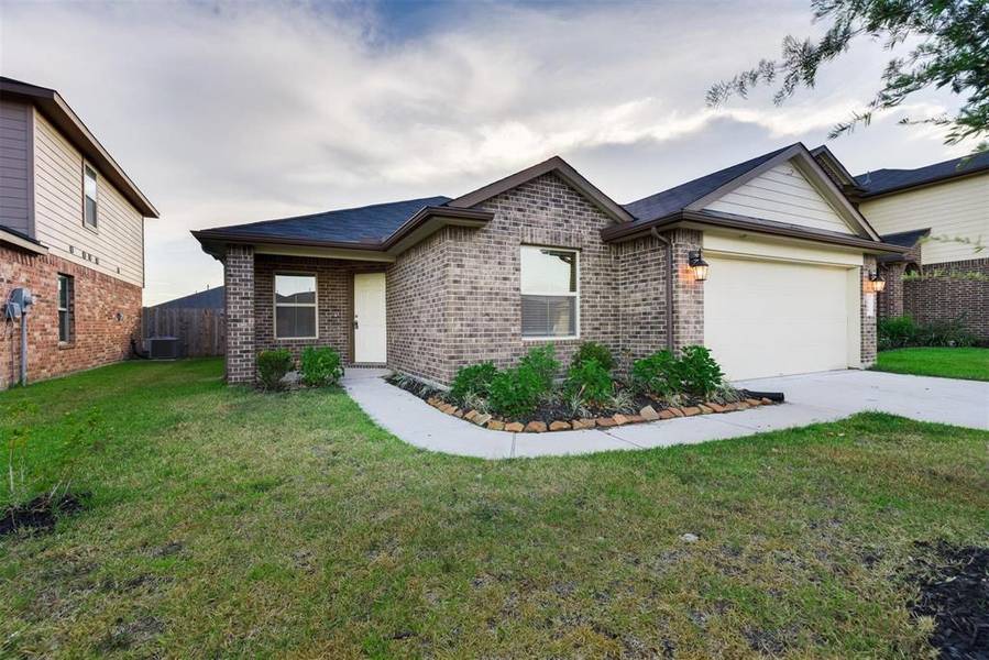 2219 Manchester Crossing DR, Fresno, TX 77545