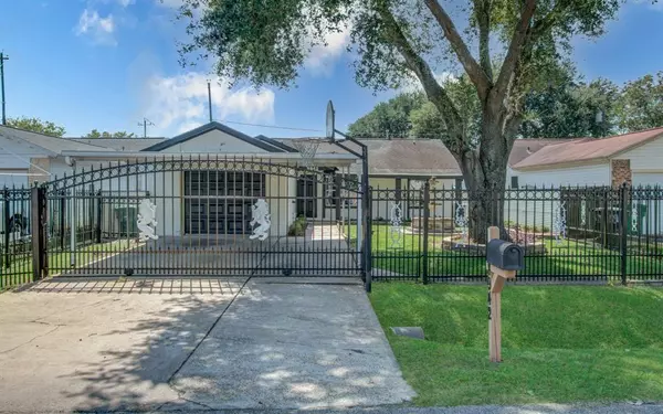 8942 Judwin ST, Houston, TX 77075