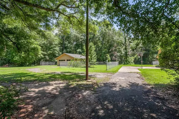 Vidor, TX 77662,365 Oak LN