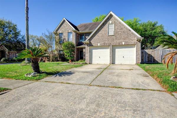 210 Crabapple DR, Baytown, TX 77520