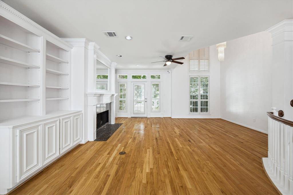 Houston, TX 77019,1812 Matthews ST