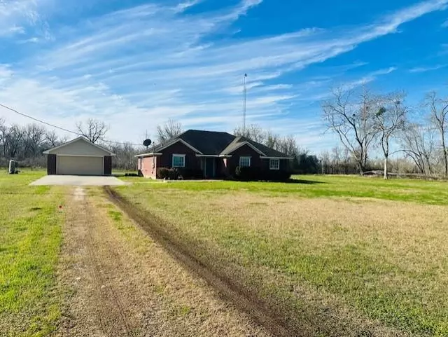 3839 Pecan Creek DR, Wharton, TX 77488