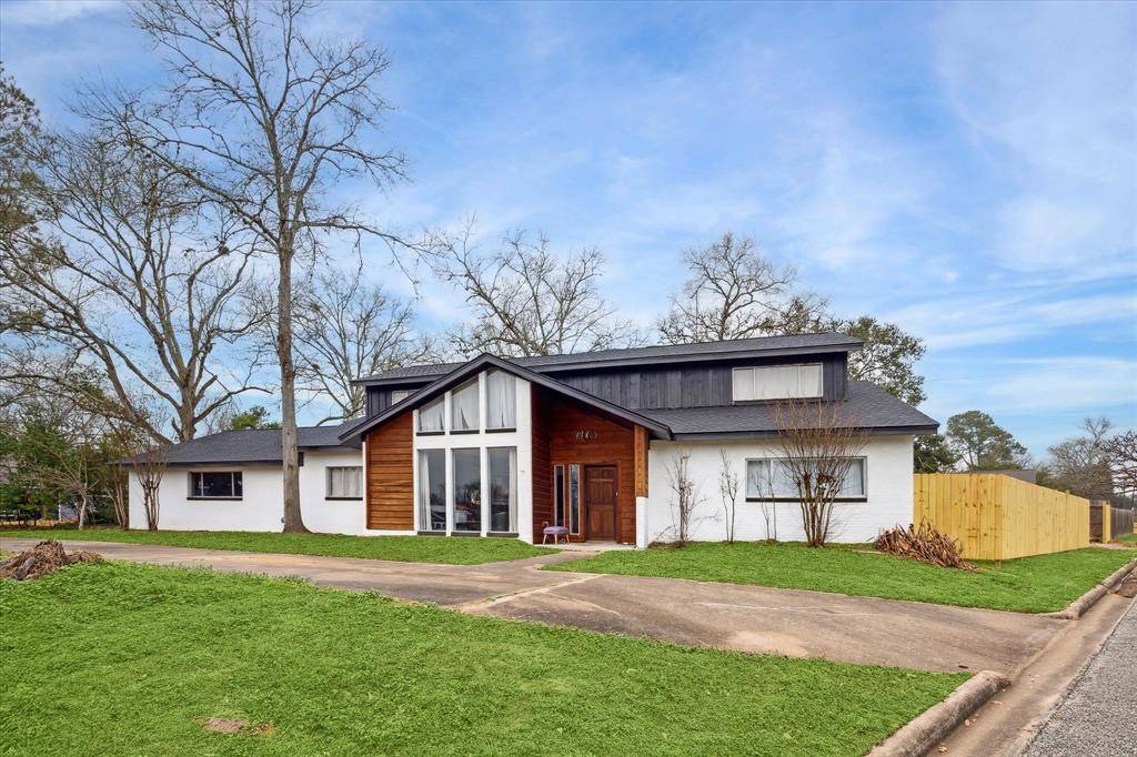224 Lee LN, Bellville, TX 77418