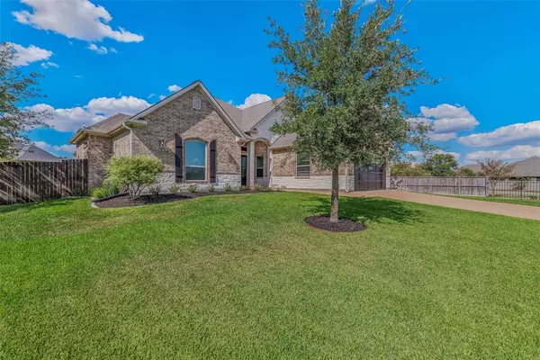 3300 Lewisburg CT, Bryan, TX 77808