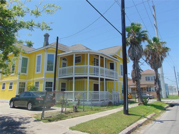 2801 Ball ST, Galveston, TX 77550