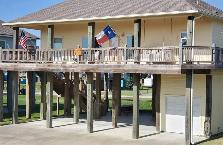 978 S Redfish ST, Crystal Beach, TX 77650