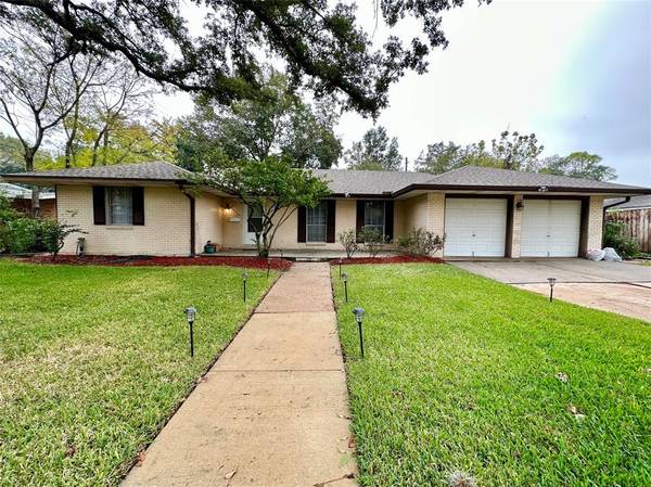 10206 Catlett LN, La Porte, TX 77571