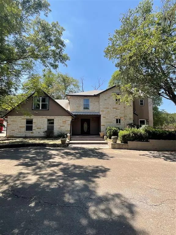 New Braunfels, TX 78132,220 Lark LN