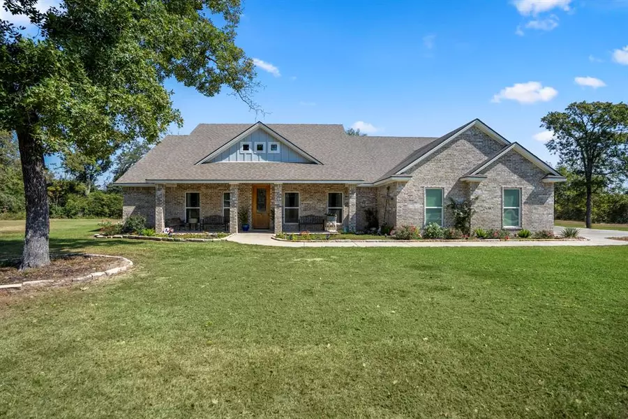 9066 King Oaks DR, Iola, TX 77861