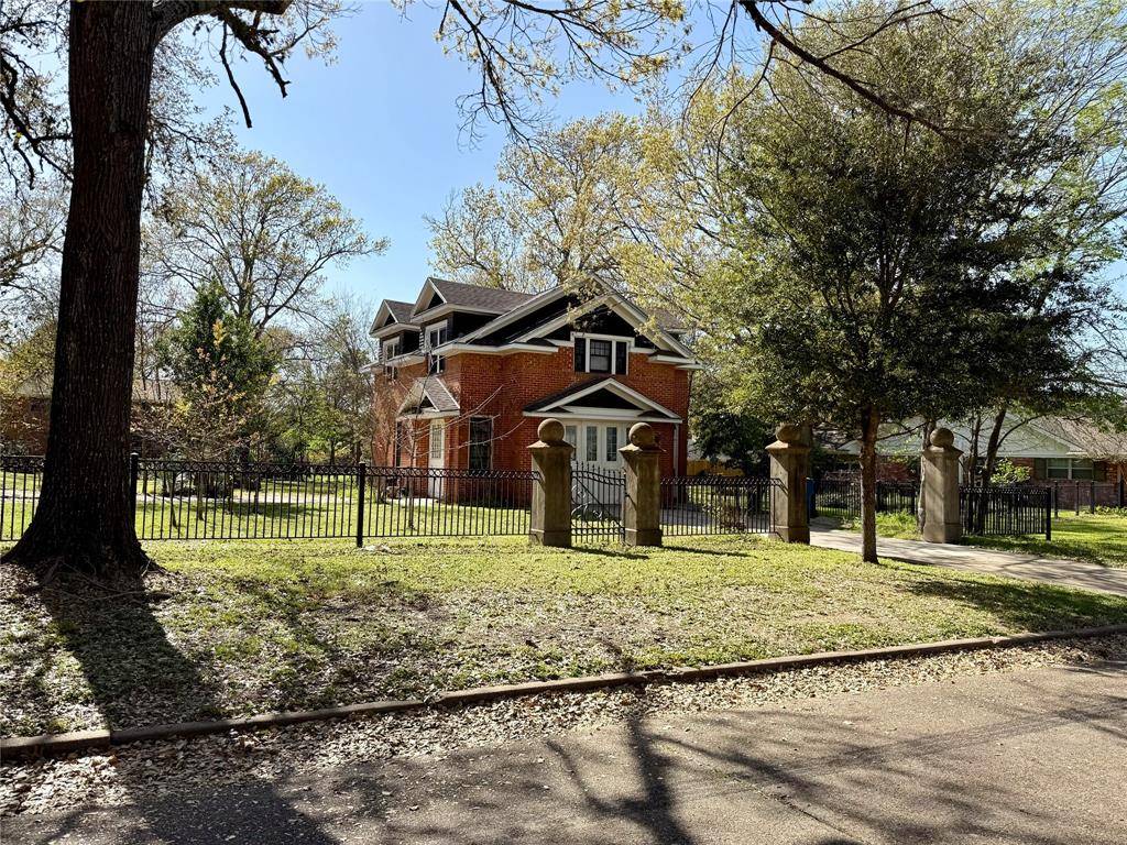 414 Church St, Navasota, TX 77868