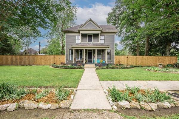 2104 3rd ST, Bay City, TX 77414