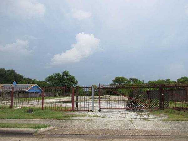 1616 W Texas AVE, Baytown, TX 77520