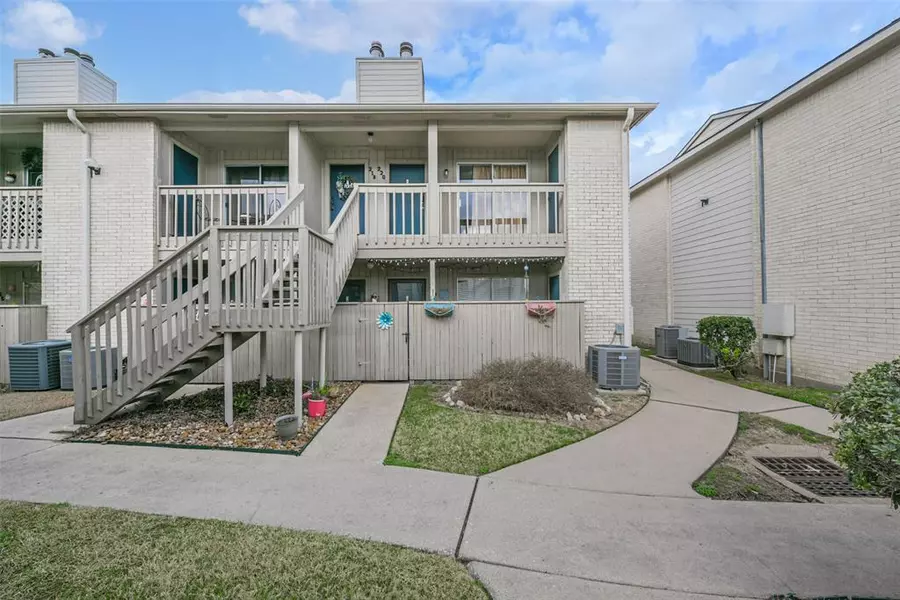 3919 Fairmont Pkwy #220, Pasadena, TX 77504