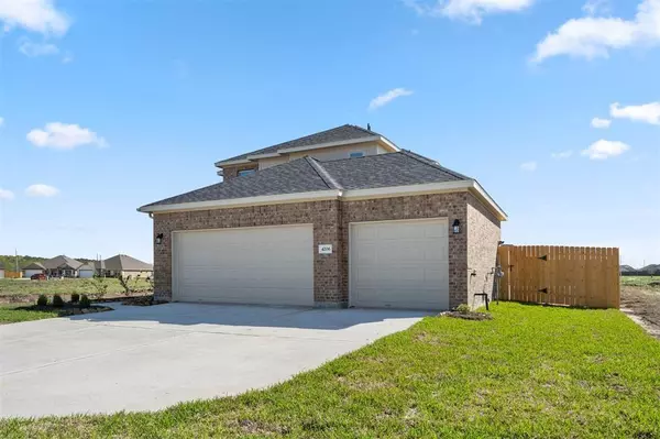 3215 Falling Brook DR, Baytown, TX 77521