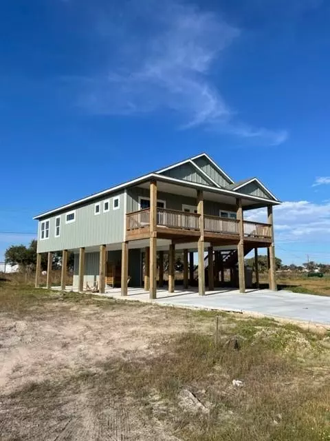 37 Whooping Crane, Port O Connor, TX 77982