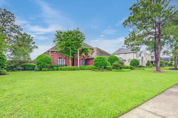 Friendswood, TX 77546,2 Falling Leaf CT