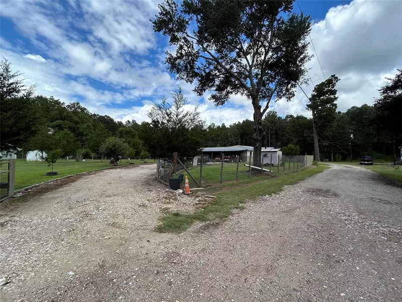 324 Old Bold Springs RD, Livingston, TX 77351