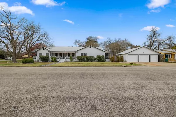 455 Jackson, La Grange, TX 78945