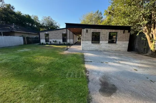 445 Pickering ST, Houston, TX 77091