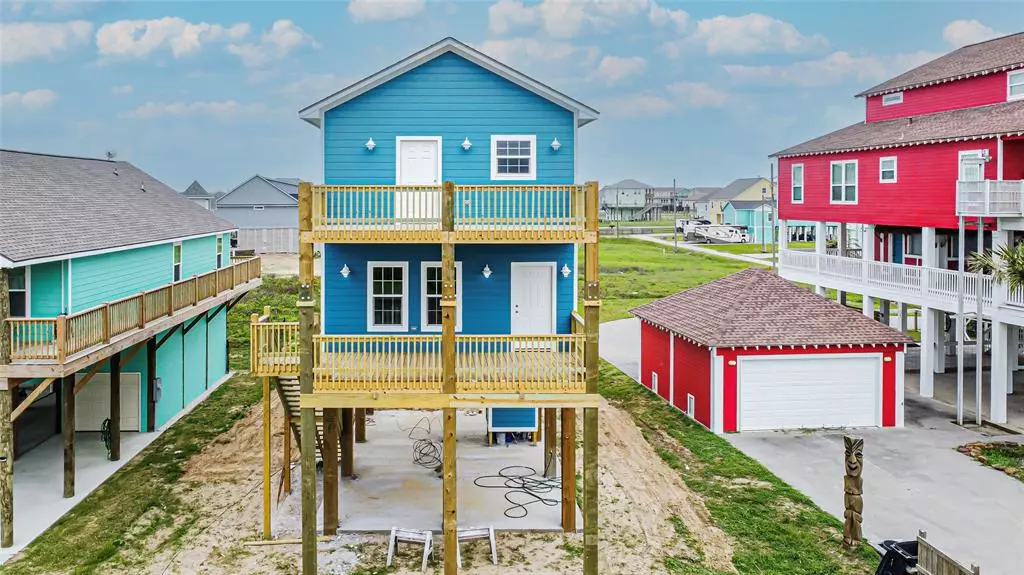 881 Gulf Shores DR, Crystal Beach, TX 77650