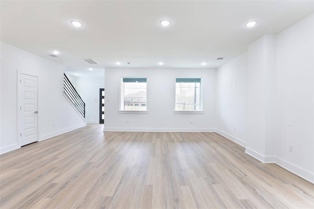 Houston, TX 77078,8229 Hamlet ST