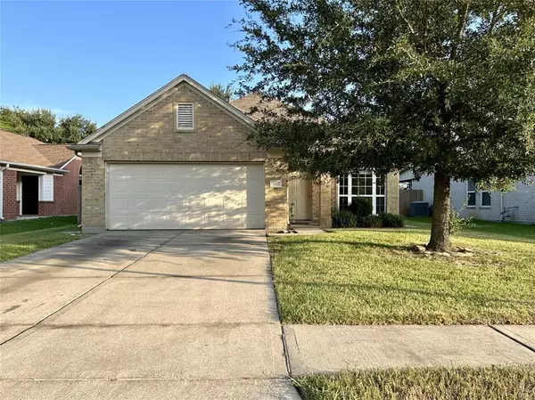 5802 Caraway Lake DR, Baytown, TX 77521